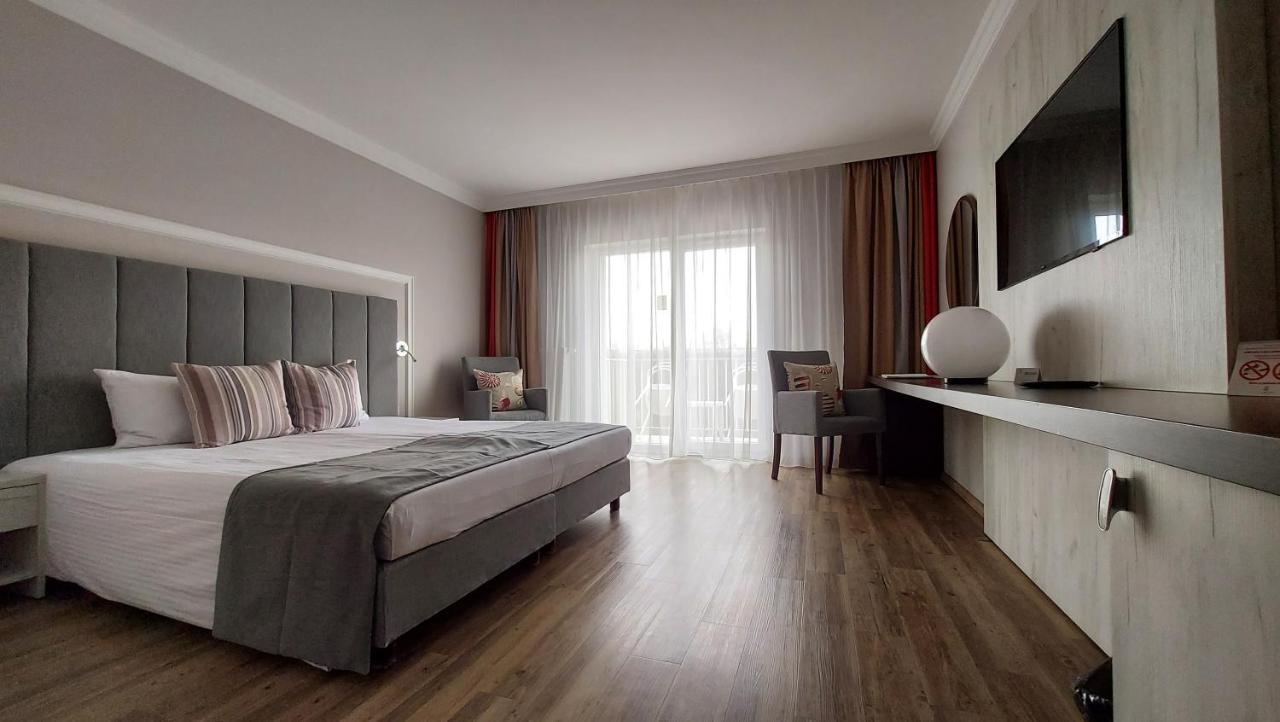 Hotel & Spa Trzy Wyspy Swinoujscie Bagian luar foto