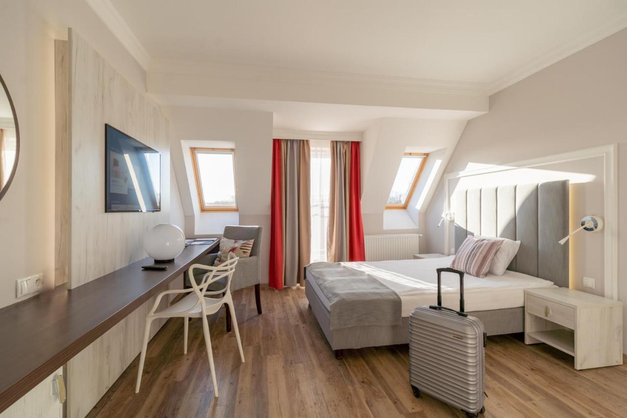 Hotel & Spa Trzy Wyspy Swinoujscie Bagian luar foto